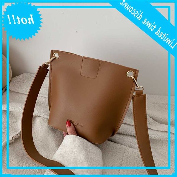 

texture small women's 2019 new korean ins fashionable bucket versatile one shoulder messenger bag