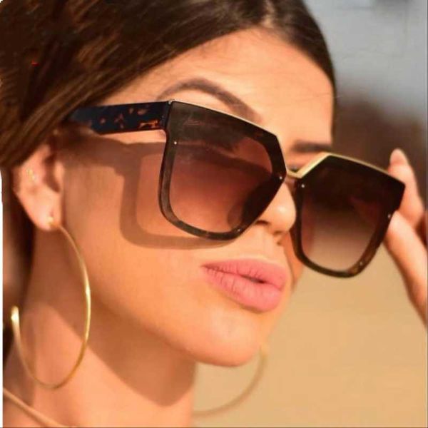 

new vintage classic square frame luxury neutral sunglasses trendy fashion metal accessories all-match sunglasses, White;black