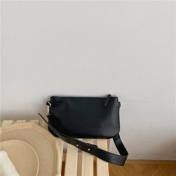 

2020 new personality creative girl broadband messenger bag fashion simple shoulder bag pure color soft surface small square