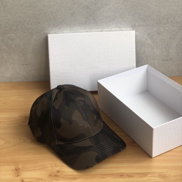 

2020 new men's and women's caps high-end exclusive customized fashion trend wild three-color full ing, Yellow