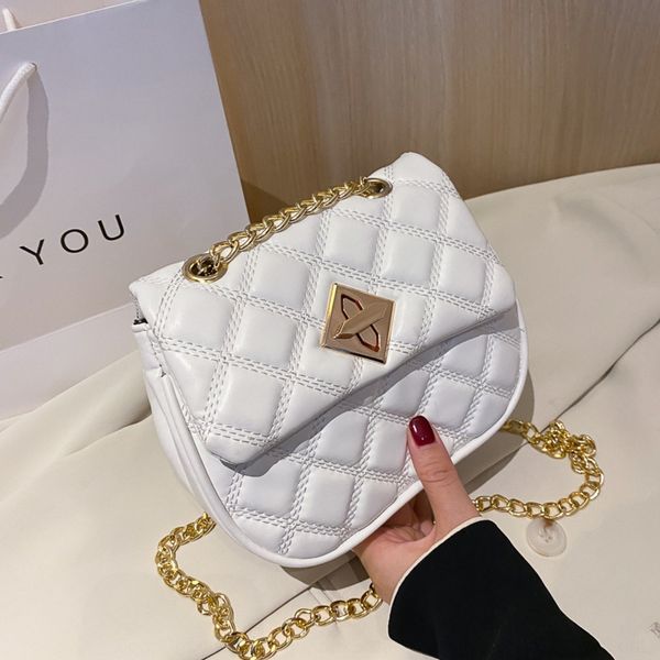 

небольших летних небольшого замок свежего леса студент облака цепь бар лето мессенджеры универсальные модули мешок женщины блокировка мешок