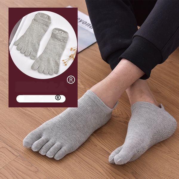 

new yoga 2020 toenail toenail boat toe men's socks with non slip rubberfive finger split toe socksshallow mouth and low-rise sports boa, Black