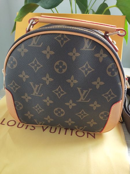 

lv louis vuitton women handbags for monogram bag classic design is suitable for carrying cosmetics and everyday carry-o