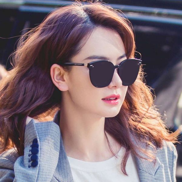 

face fashion high-end big sunglasses women's thin anti ultraviolet net red sunglasses street p fashion tiaodi artifact sunglasses, White;black