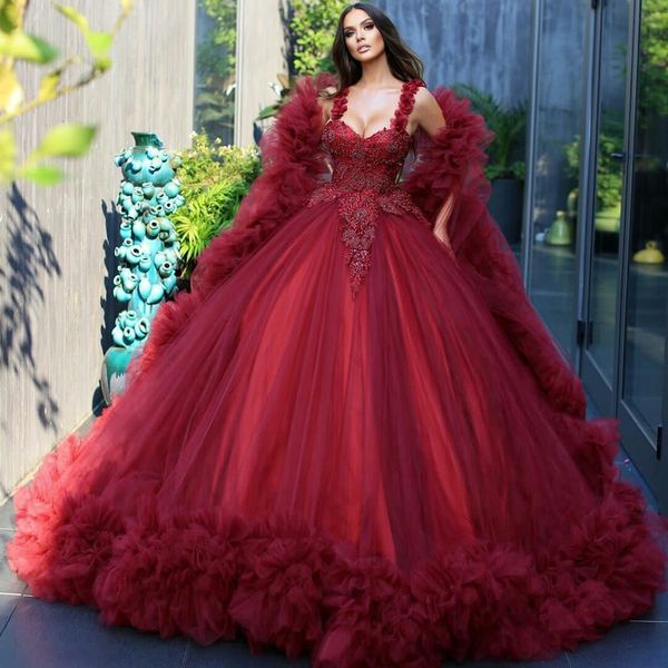 Abiti Quinceanera vintage rosso scuro con volant avvolgenti in pizzo con applicazioni di abiti da sera di lusso in arabo saudita Sweet 16 Dress