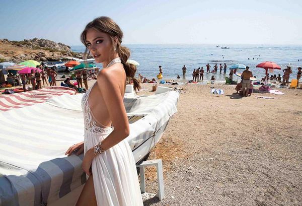 

2020 берта boho свадебные платья линия side split холтер backless вышивка тюль пляж свадебные платья иллюзия sexy плюс размер свадебные плат, White