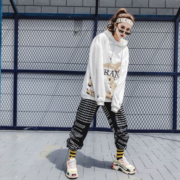 

2021 new hip hop hoodies men embroidered retro crane hoodie fashion released couple streetwear batwing ic71, Black