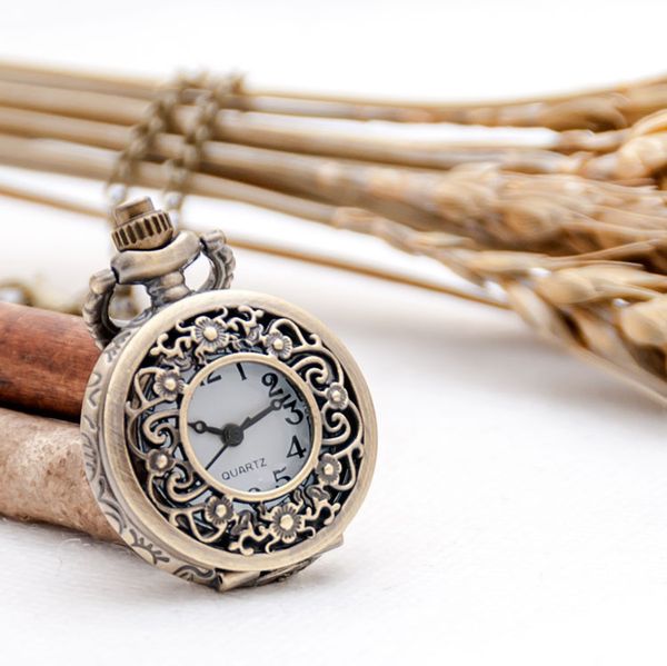 

new small plum pocket watch necklace vintage accessories wholesale korean edition sweater chain fashion watch quartz watches mens watch, Slivery;golden