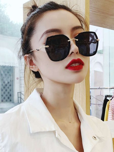 

polarized qingmo 2020 women's new sunglasses sunglasses chaoyuan face large frame anti ultraviolet driving sunglasses, White;black