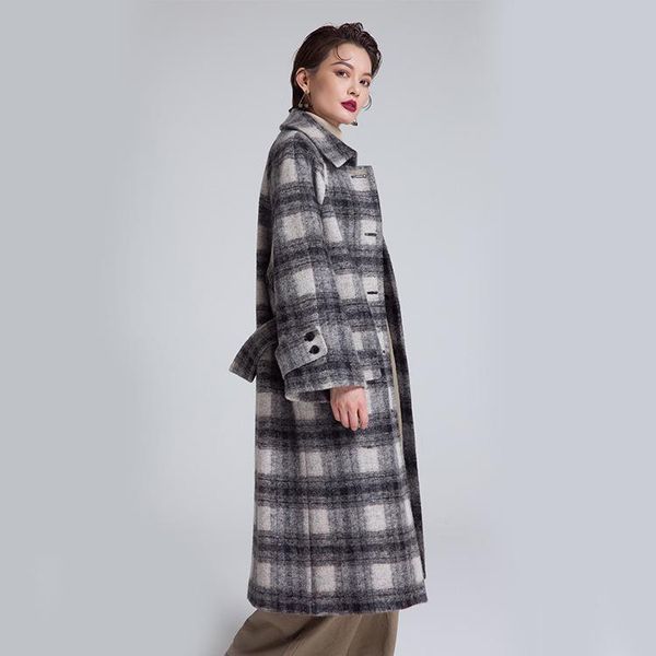

2020 women's autumn and winter new wool coat european temperament beautiful lapel loose long plaid woolen coat, Black