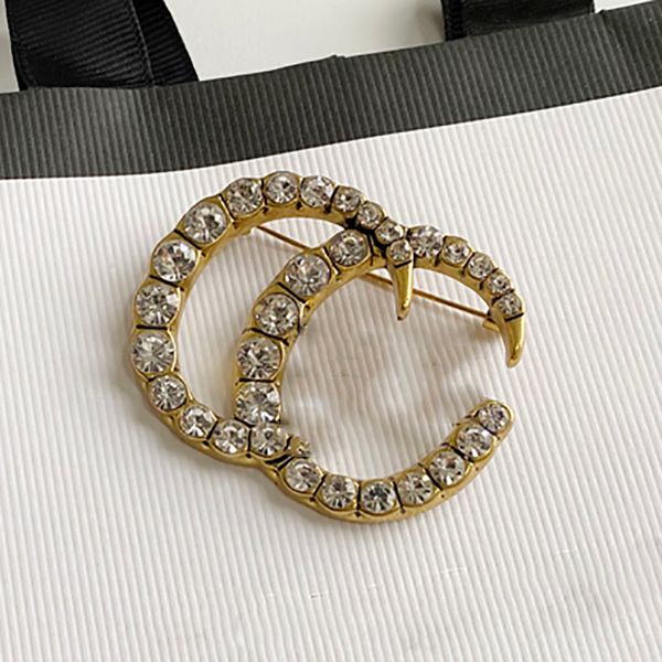 

women designer brooch crystal letter pin brooches ladies rhinestone lapel pins gold corsage luxury brooch jewelry clothing accessary, Gray