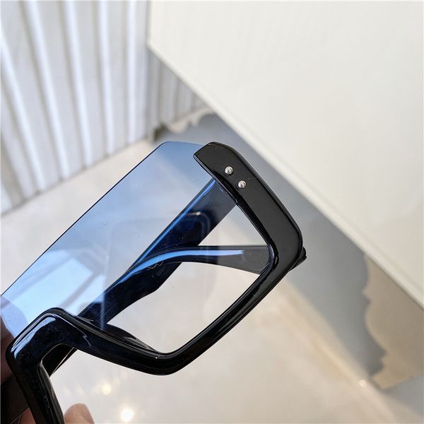 

wind net star same glasses one piece trampy big frame square male sunglasses female fashion, White;black