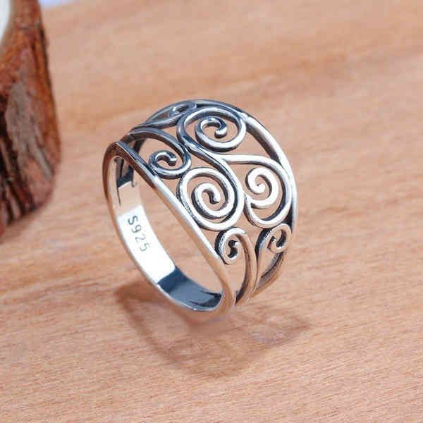 

2022 retro female flower hollow ring unique style party wedding women's ethnic silver love engagement jewelry