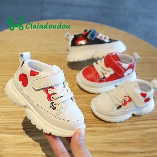 Claladoudou 12- Бренд Baby Girls Boys First Walkers Бежевый черный красный горячий сердца мода мягкий малыш повседневная обувь для 1- LJ201104