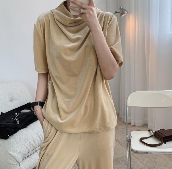 

новая женщина бархатная рубашка от комплекта lovemoda, White