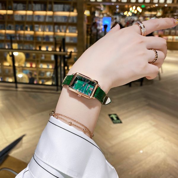 

zheng shuang's square small exquisite women's watch, simple temperament and atmosphere, ins wind watch with belt style