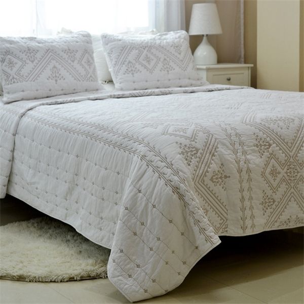 

pure cotton white embroidery three piece bed cover bed sheet quilting quilt air conditioning wholesale 1012