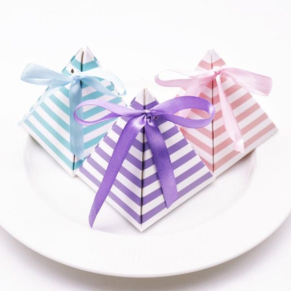 

10pcs striped paper candy box 6.5x6.5x8cm gift box with ribbon wedding candy favors and gifts bag party decorations1