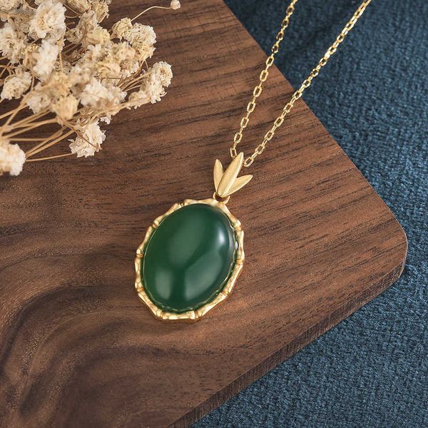 

inlaid emerald national jade pulp sand necklace gold, Silver