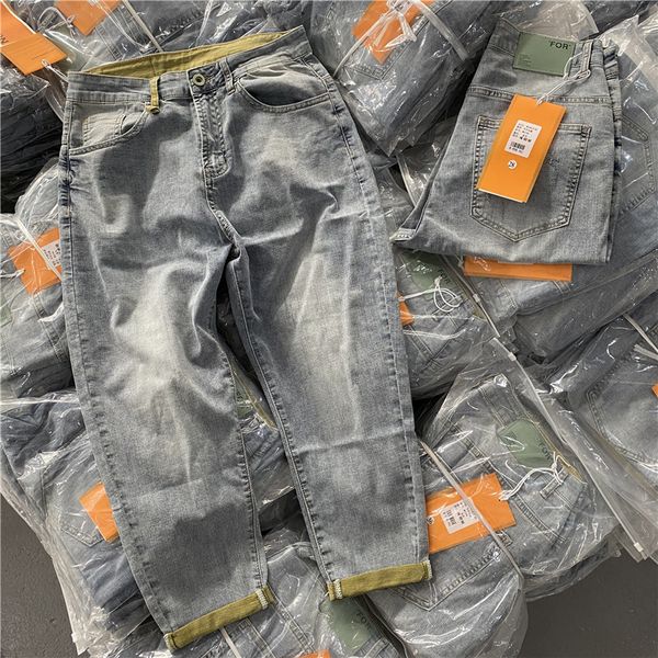 

enzyme washing technology, three-dimensional back printing, early autumn men's high elastic washed white jeans capris