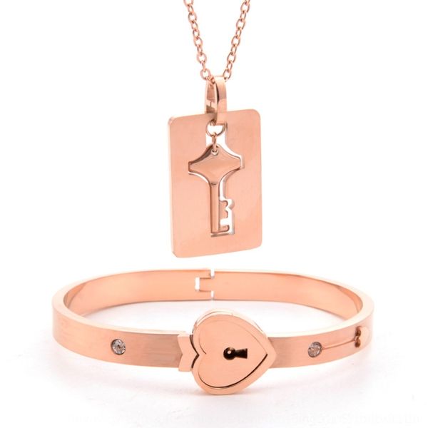 

if5p5 2020 новых любители нержавеющей стали braceletchain кулон ожерелье титан стал концентрическим замок браслет современного простого брас, Golden;silver