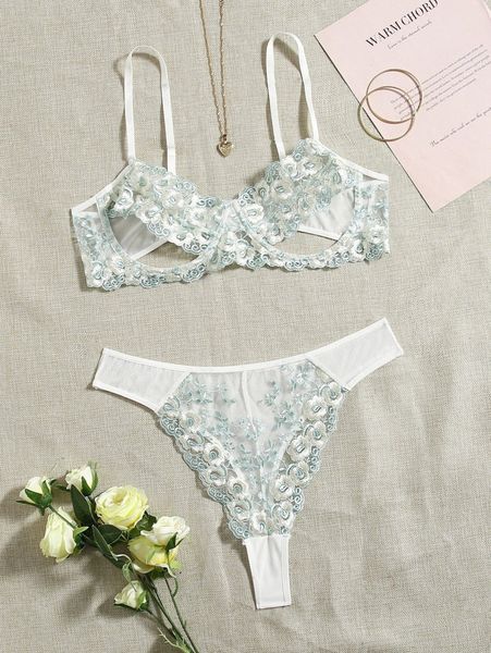 

plus floral embroidery cut-out underwire lingerie set b7ov#, Black;white