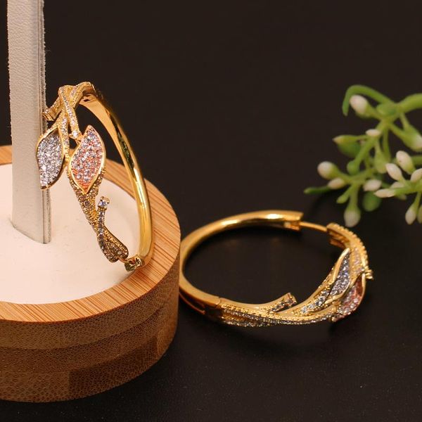 

hoop & huggie lanyika fashion jewelry graceful lucky leaf earrings micro paved for woman wedding engagement luxury bridal earring gift, Golden;silver