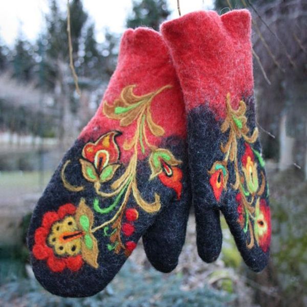 

Christmas Gift Women Winter Gloves Women Fashion Gloves Embroidery Flowers Mittens HSJ88, Blue;gray