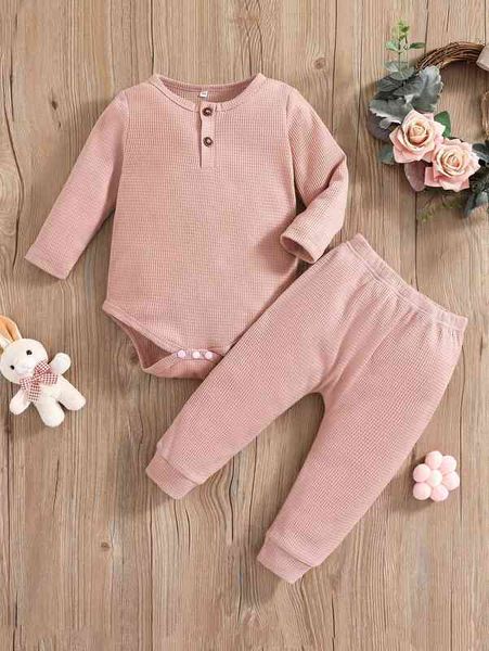 

baby quarter button bodysuit & sweatpants she, White