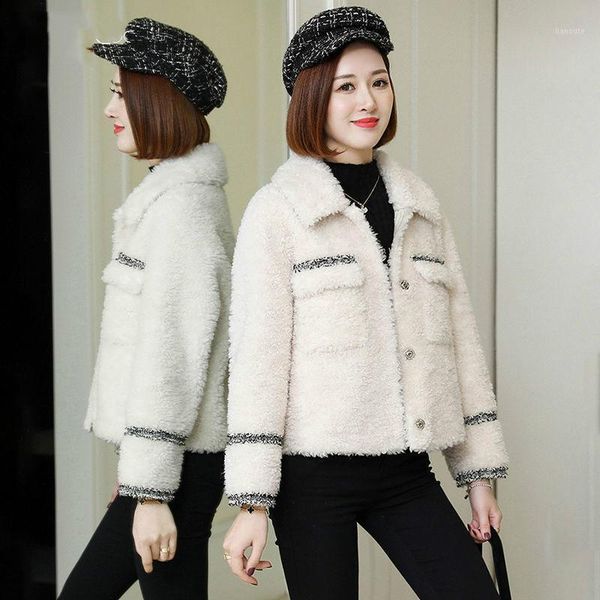 

2021 new women winter real wool fur coat soft natural fur turn down collar female fashion sheep shearing short overcoat t131, Black