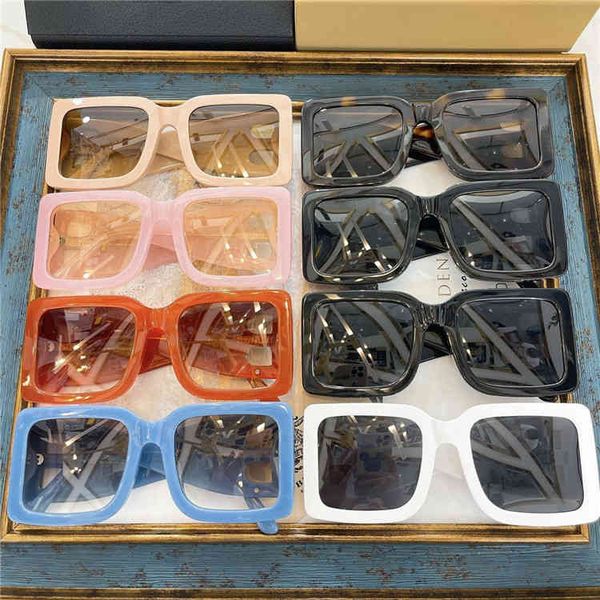 

2022 factory wholesale be family fashion personality letter large sunglasses han huo in same sunglasses, White;black