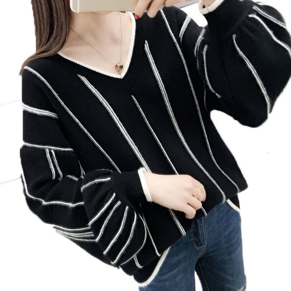 

2021 new plus women's velvet sweaters korean version of loose fall and winter with striped v-shirt flashlight sweat sleeve 65gc, White;black