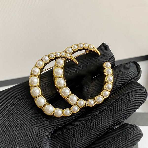 

sell women designer brooch pearl letter pin brooches ladies lapel pins pearl corsage jewelry clothing accessary gifts, Gray