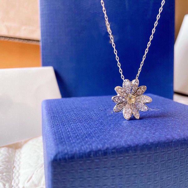 

2020 new small wrinkled chrysanthemum flower overflow magic necklace high-grade atmosphere, Silver