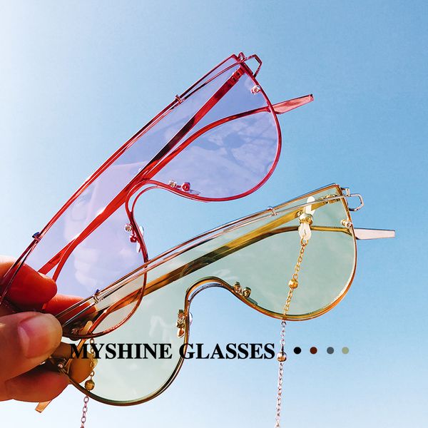 

пара это с прозрачными солнцезащитными очками для мужчин и женщин, White;black