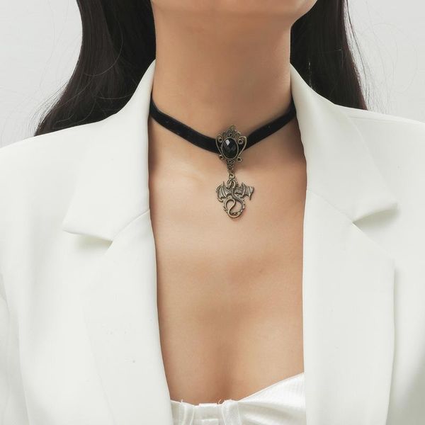 

Vintage Velvet Black Choker Animal Pendant Short Chain Necklace for Women Girls Gifts Party, Silver