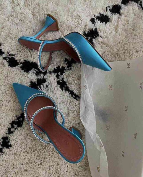

women's sandals 2022 early spring breeze pointed half slipper women's shoes wear fashionable silk satin wine cup and baotou slippe, Black