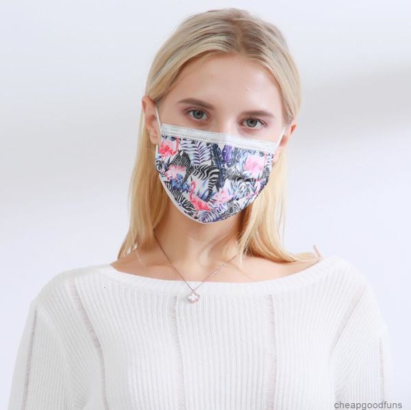 

ufgoemulticolor popular designer protective anti-dust cotton masks men women disposable face mask white man woman pbt melt-blown nonwoven 1