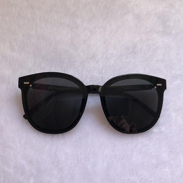 

sunglasses 2021 women gentle design elegant fashion woman retro round frame cool eyewear six bears, White;black