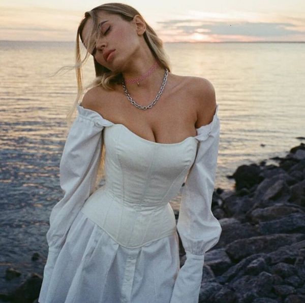 

da 2323b autumn / winter 2020 ins high french satin dress + bandage waist suit, White