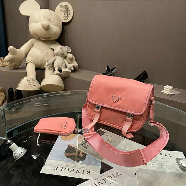 

women's fashion designer's crossbody bag shoulder bags new waterproof flaps small size with pockets pd2009240