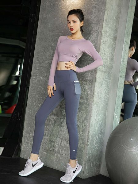 

yoga autumn and winter long sleeve net red quick dry clothes with breast pad for beginners, Gray