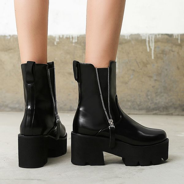 

2021 short varnished warmer women's size 22-26.5cm european and double platform boots 3sow, Black