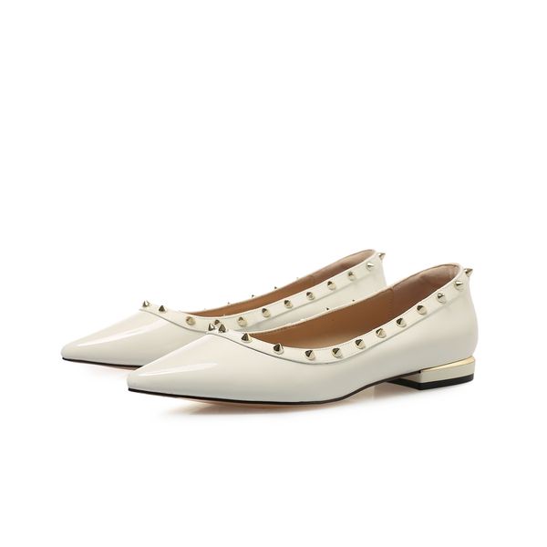 

female pumps 2021 genuine plus upper size + lambskin insole low heel pointed metal rivet ladies shoes 1 2n23, Black