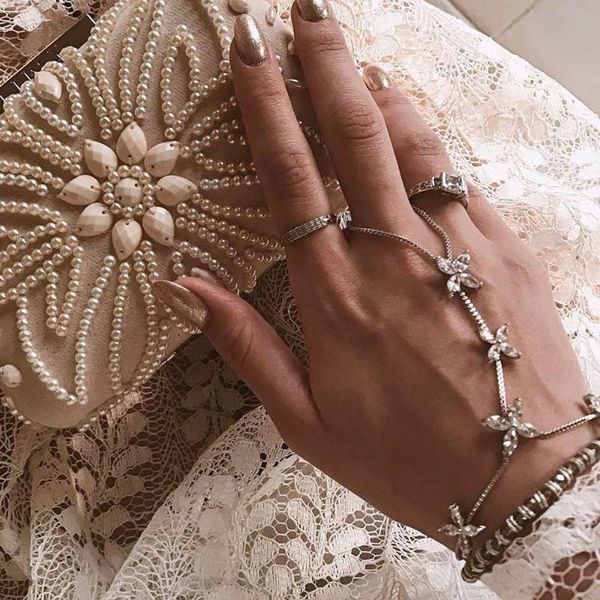 

1pcs women classic crystal chain clover straight mittens bracelet exquisite shining party jewelry accessories, Black