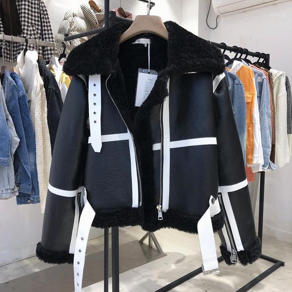 

2020 winter new fur coat women's pu leather lamb fur lapel contrasting color locomotive thick jacket female streetwear coats1, Black