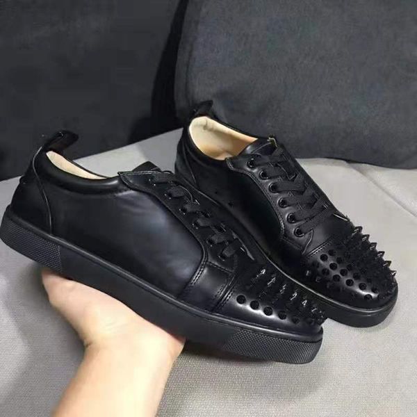 

fashion black suede leather shoes men women toe rives stud casual shoes lace up spike sneakers shoes men large size