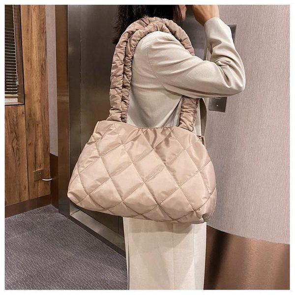 

lenleii ретро женщин сумки плеча конструктора ruched ремень сумки класса люкс нейлон crossbody сумка большой емкости tote повседневный tote