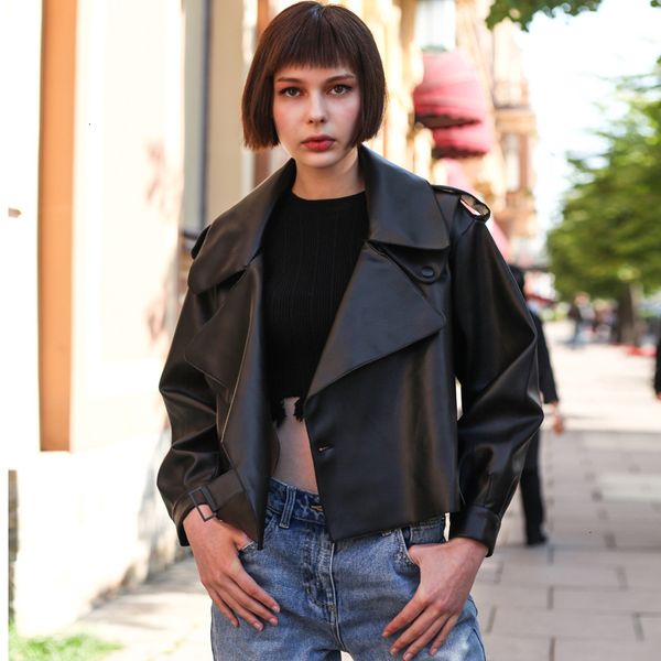 

loose synthetic wallet soft black and white women's coat