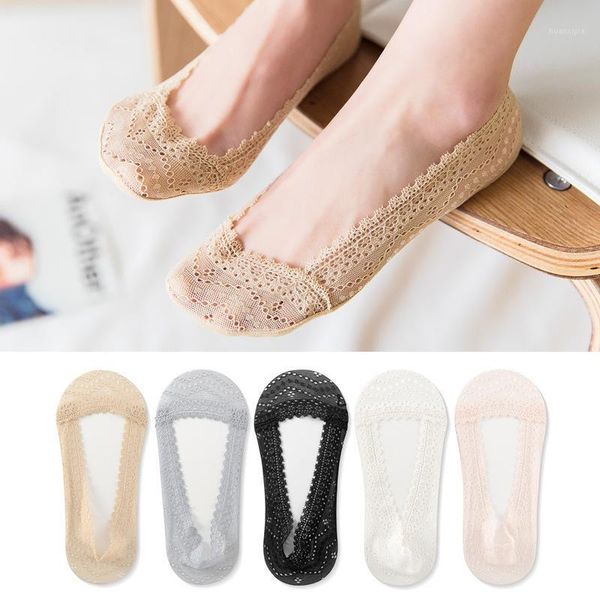 

5 pairs of lace lace invisible boat socks women fashion summer cotton shallow mouth thin section silicone non-slip ladies socks1, Black;white